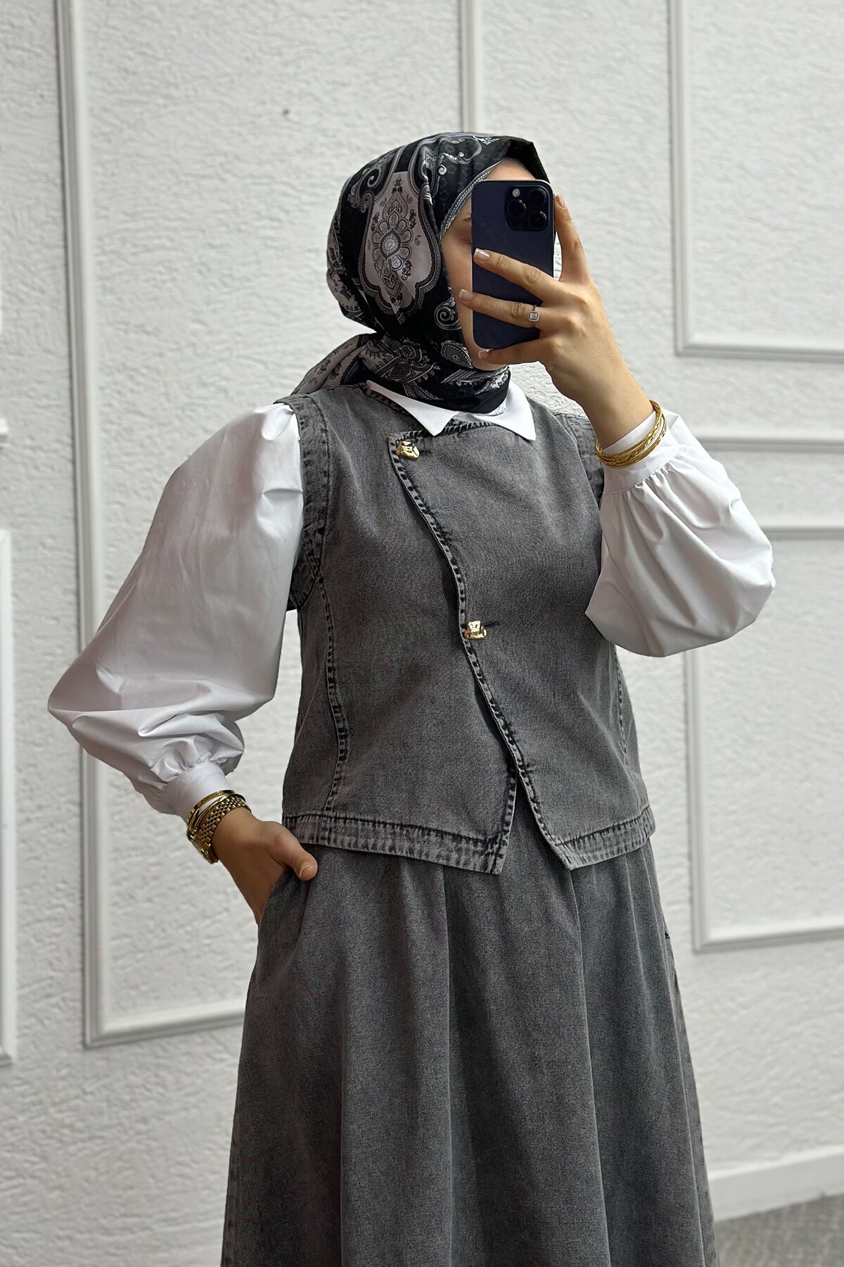 Gri Esil Etekli Takım