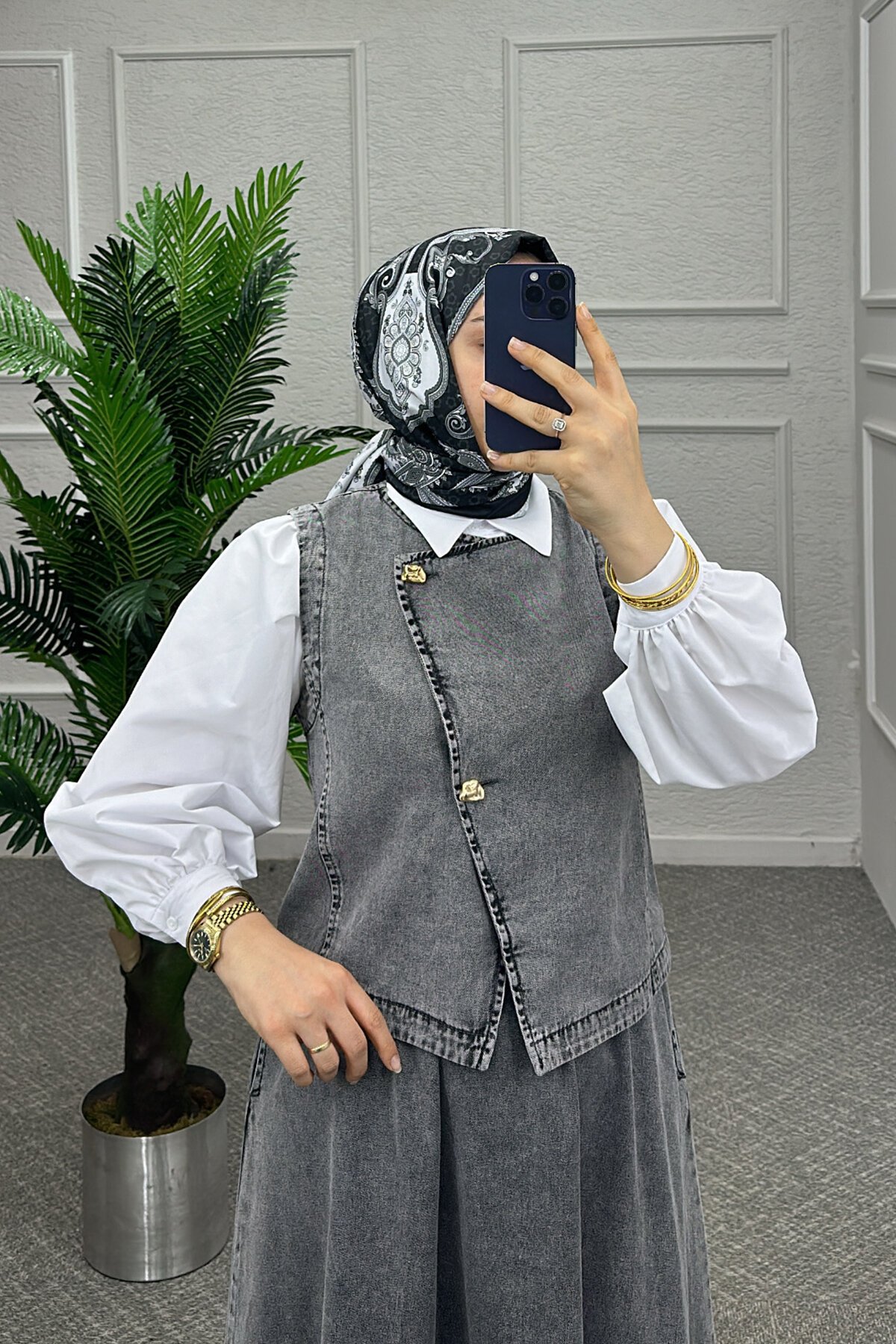 Gri Esil Etekli Takım