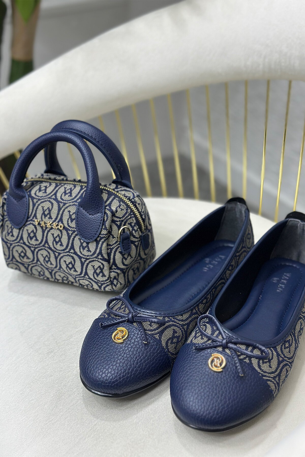 Vakko Babet & Çanta (AYRI SATILMAKTADIR)