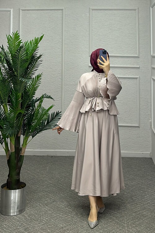 Krem Mısra Etekli Takım