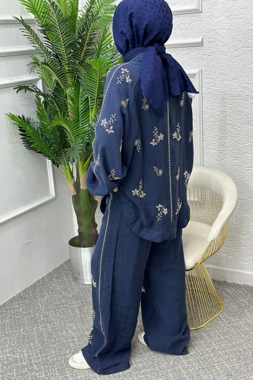 Lacivert İşlemeli Takım