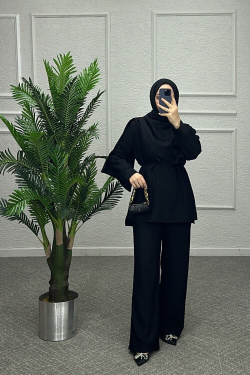 Siyah Jase Pantolonlu Takım